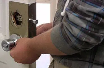 Universal Locksmith Store Bridgeport, CT 203-433-3671 - 12-locks-replace